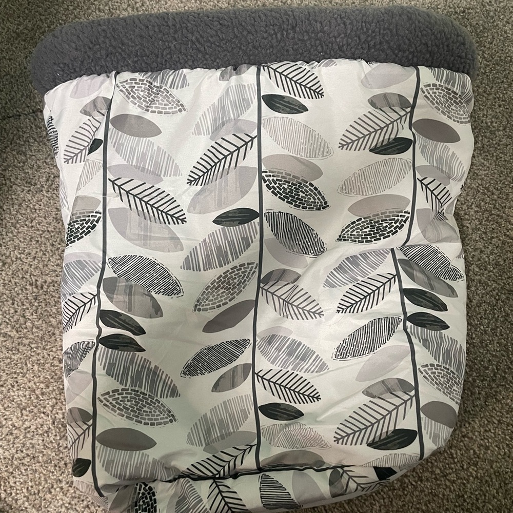 Gray and White Leaf Pattern Cat CRINKLY BAG hiding Bed